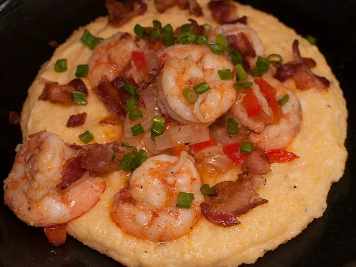 Recipe Shrimp and cheesy grits with bacon the Awesome  Really delicious