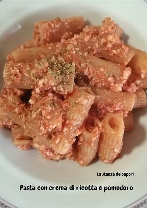 Foto di #237 Pasta con crema di ricotta e pomodoro