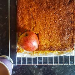A picture of Eggless Apple cake.