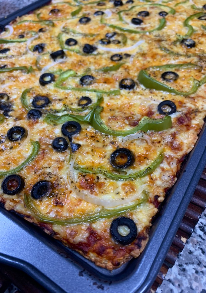 Una foto de Pizza Keto (Base de Coliflor)