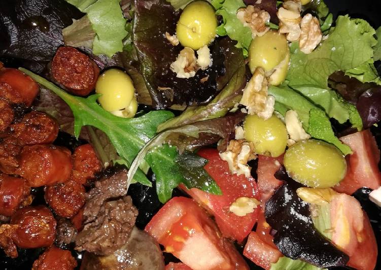 Ensalada con morcilla