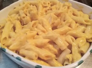 Una foto de Macarrones con queso!! 🧀🧀🧀