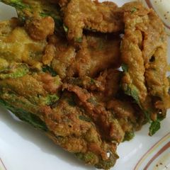 Palak pakoray A picture of Palak pakoray.