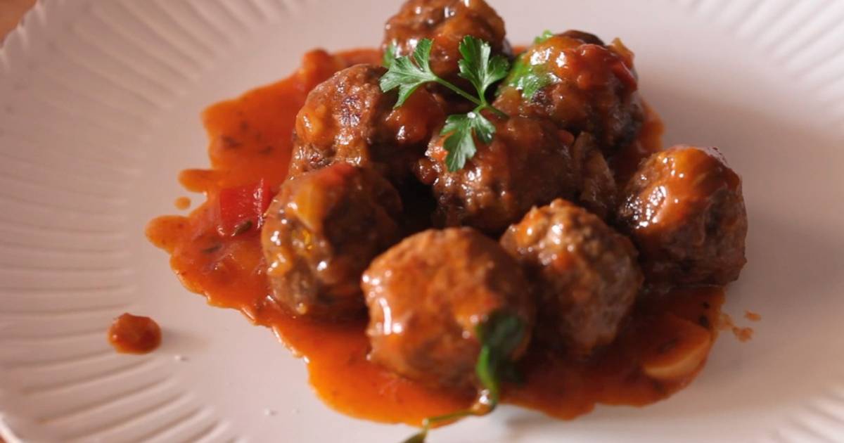 Meatballs cooked in an EVOO from Spain Sauce Recipe by Olive Oils from