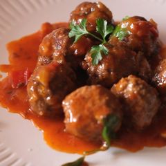 A picture of Meatballs cooked in an EVOO from Spain Sauce.