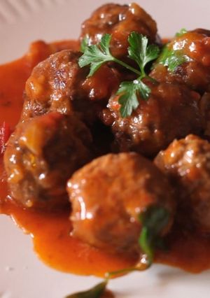 A picture of Meatballs cooked in an EVOO from Spain Sauce.
