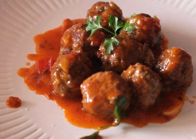 Meatballs cooked in an EVOO from Spain Sauce