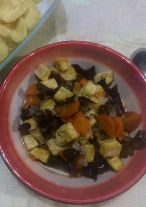 Foto resep Tumis Tahu dengan Jamur Kuping & Wortel