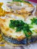 Merluza a la plancha con arroz de curry