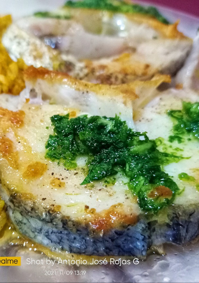 Una foto de Merluza a la plancha con arroz de curry