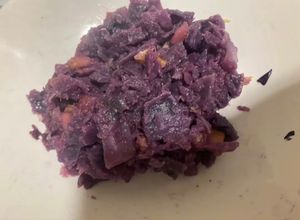 Foto principal de Coliflor morada con manzana y nueces