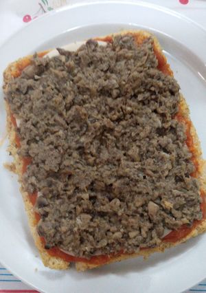 Una foto de Torta de champiñones con merluza