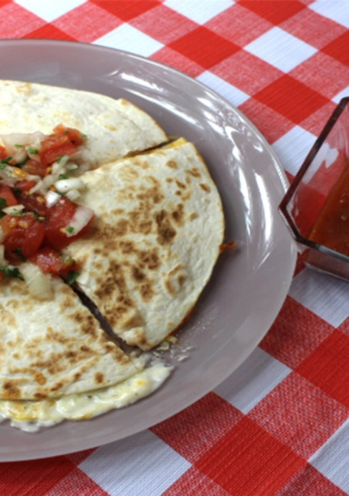 Una foto de Quesadilla de jamón y queso