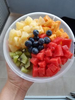 Una foto de Macedonia de frutas