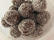 Una foto de dulces de garbanzo y cacao