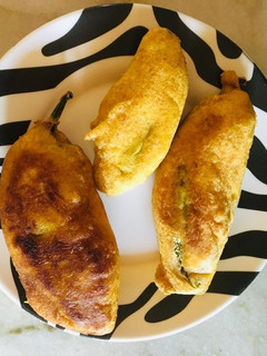ભરેલા મરચાંના ભજીયા (Bharela Marcha Bhajiya Recipe In Gujarati) રેસીપી મુખ્ય ફોટો