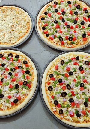 A picture of Different & Awesome Flavor Pizzas 😍😍.