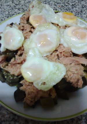 Una foto de Berenjena con atun