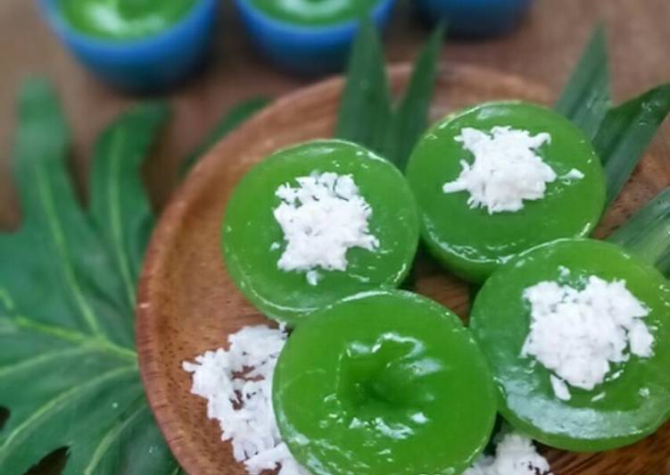 Kue lumpang ijo / kue lesung