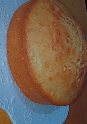 A picture of No oven lemon cake 😋.