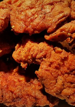 A picture of Hot Boneless Wings and Strips.