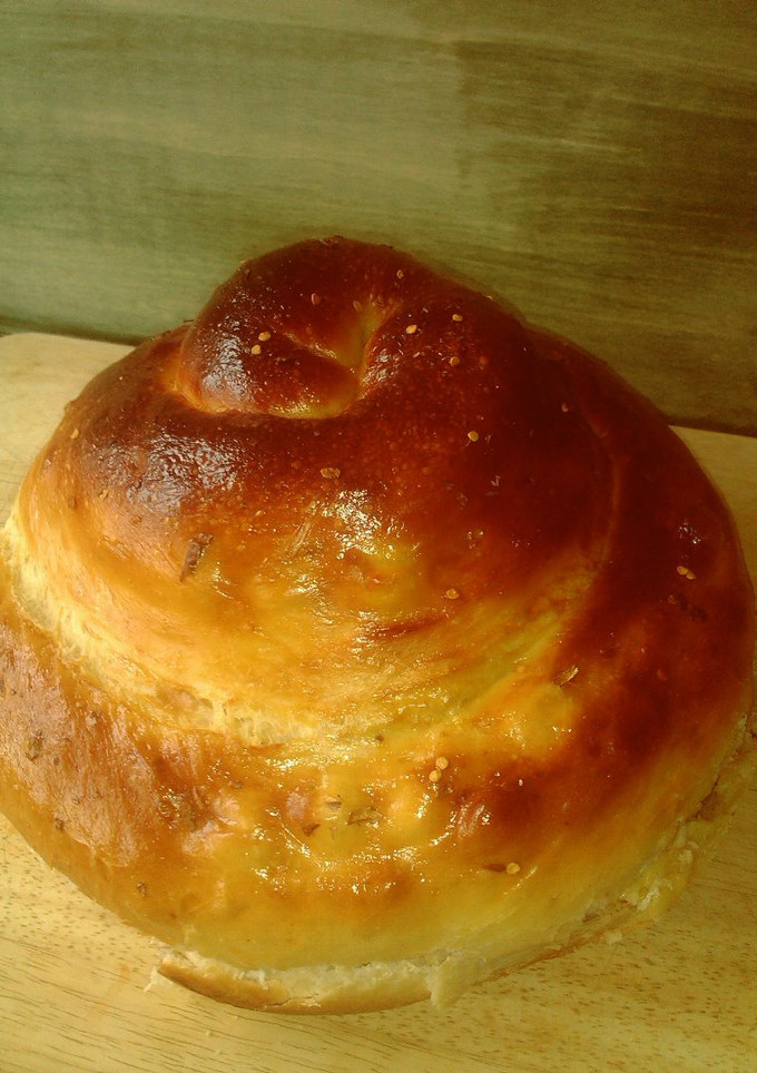 Una foto de Pan brioche con queso, ligeramente picante {en panificadora}
