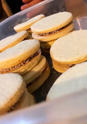 Una foto de Alfajores de maicena 😋
