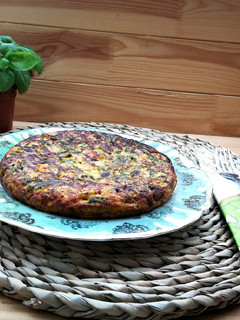 Una foto de Tortilla de espárragos silvestre y patata