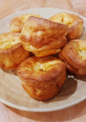 Hình của món Bánh mì POPOVERS.