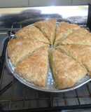 Scones de queso y hierbas