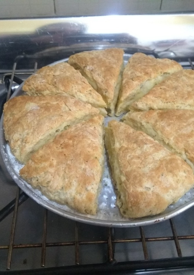 Una foto de Scones de queso y hierbas
