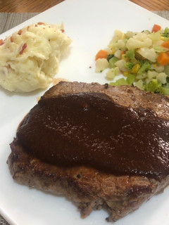 Una foto de Medallones de filete de res en salsa a los 4 chiles al estilo sonorense