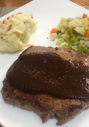 Una foto de Medallones de filete de res en salsa a los 4 chiles al estilo sonorense
