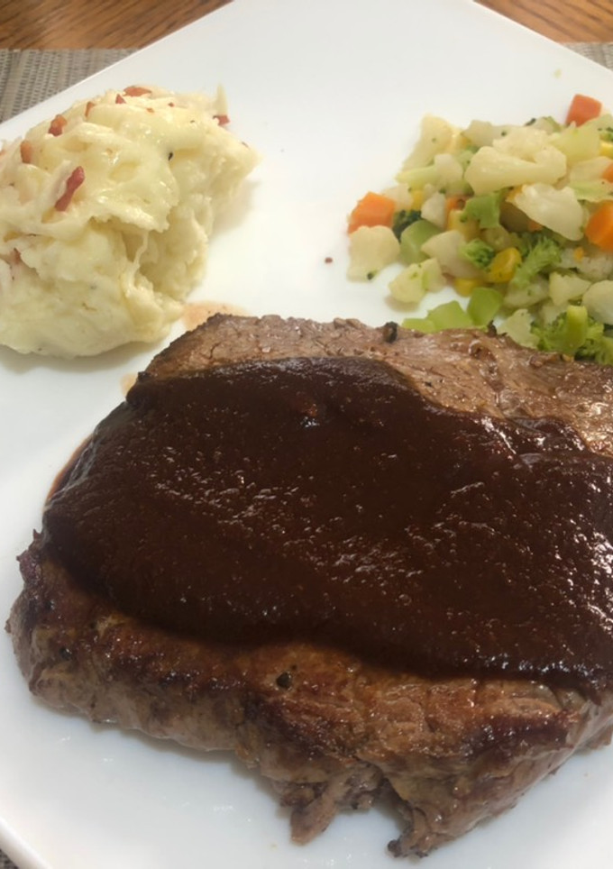 Una foto de Medallones de filete de res en salsa a los 4 chiles al estilo sonorense
