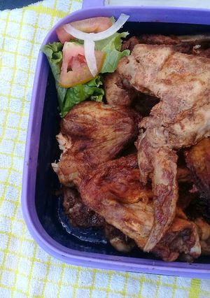 A picture of Very hot wings.