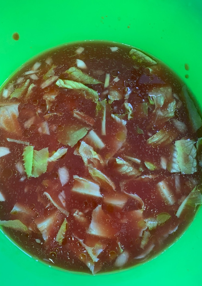 Una foto de Caldo de ensalada