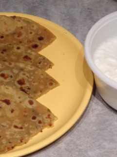 A picture of Daal Paratha.