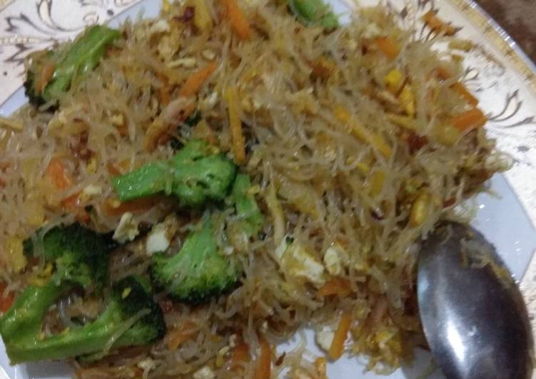 Bihun Goreng Ayam Sayuran