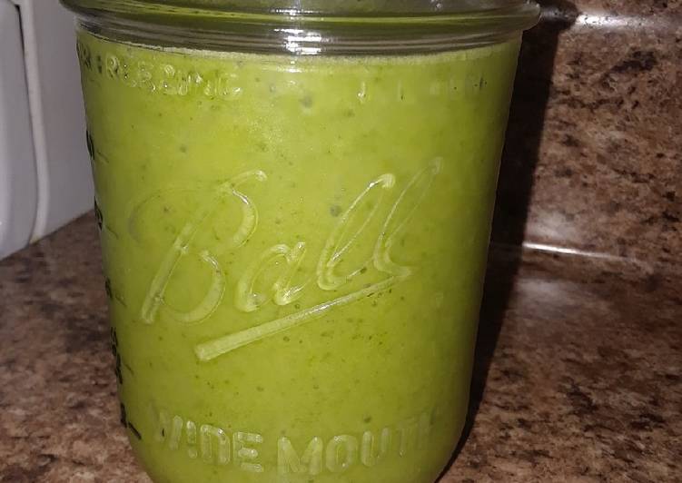 Recipe of Award-winning Creamy Kale Smoothie