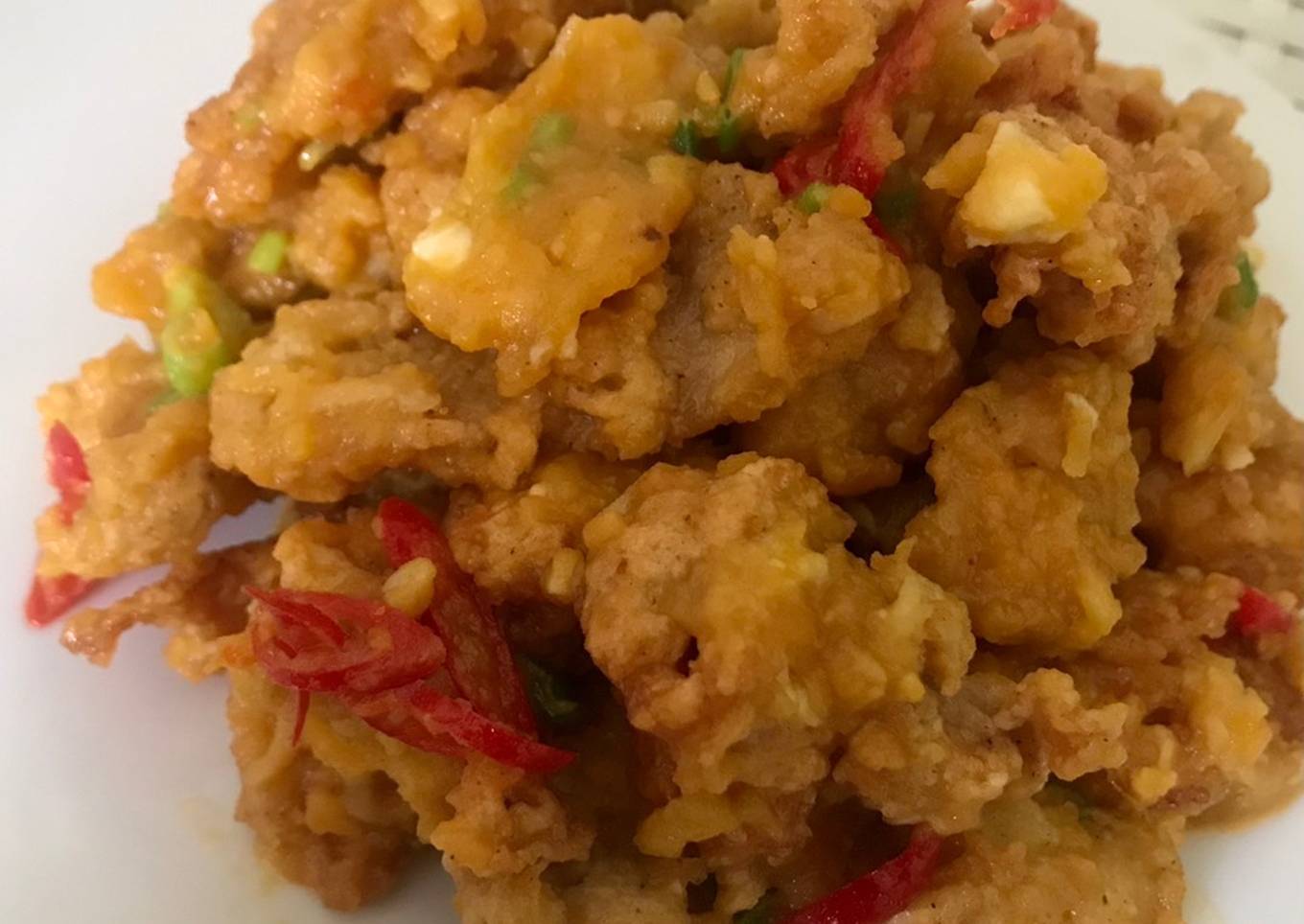 Ayam crispy saus telur asin