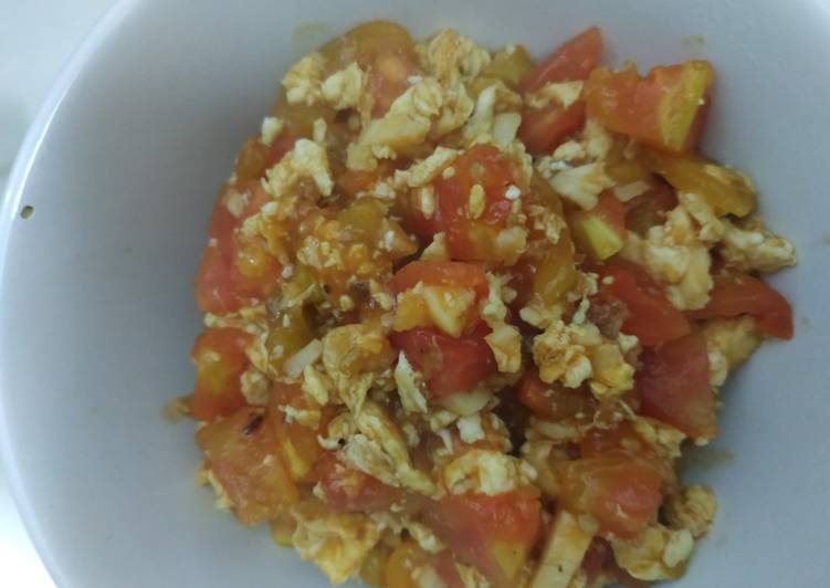 urutan Menyiapkan Tumis tomat telur Jadi, Bisa Manjain Lidah