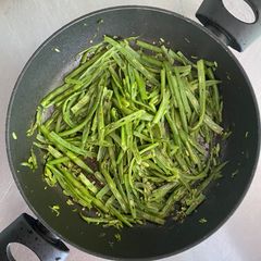 A picture of Truffle Split green beans.