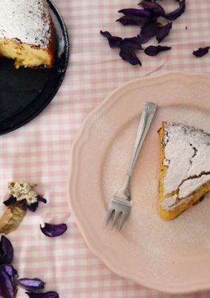Una foto de Pastel de coco y chocolate blanco