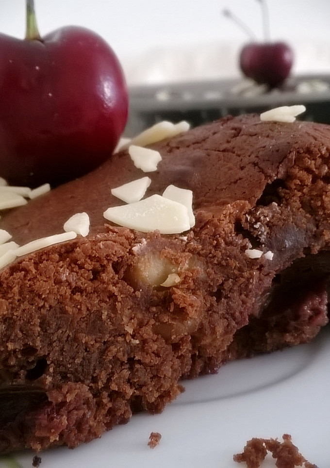 Una foto de Brownie de cerezas