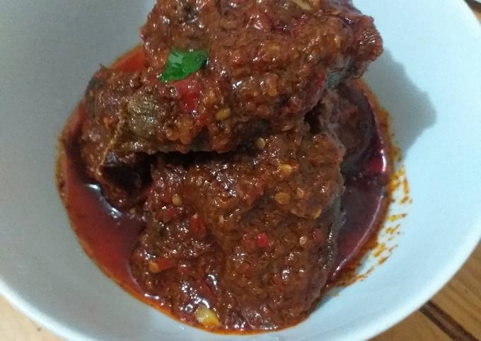 Ikan tongkol masak sambal Kluwek