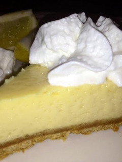 A picture of Easy & Creamy Lemon Pie.