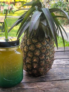 A picture of Pineapple and mint juice.