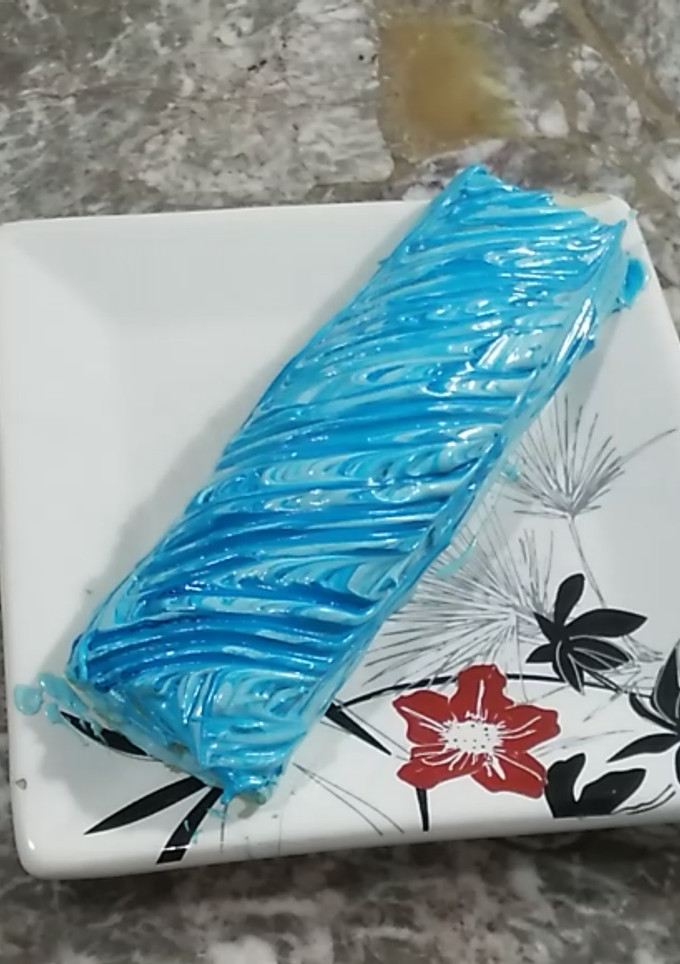Una foto de Pionono de dulce de leche y merengue😋😍**