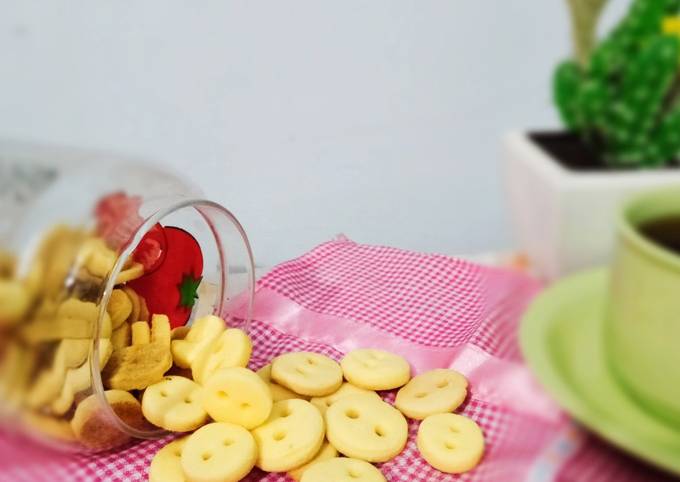 Resep Button Cookies 4 Bahan Takaran Sendok, No Oven, No Mixer Anti Gagal