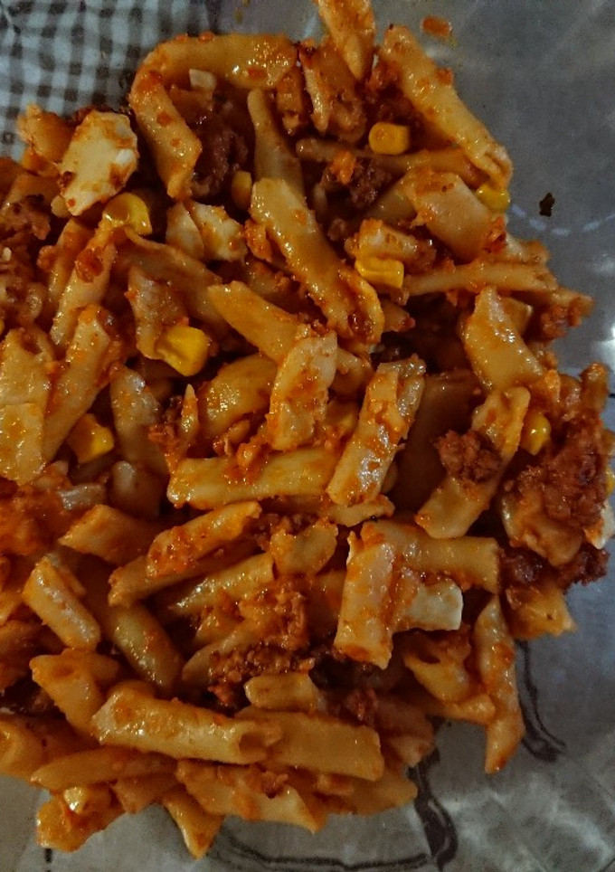 Una foto de Macarrones con morcilla y maíz